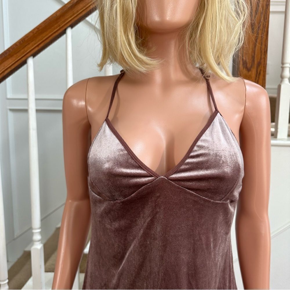 Mauve lace back velvet feel lingerie gown - Picture 3 of 12